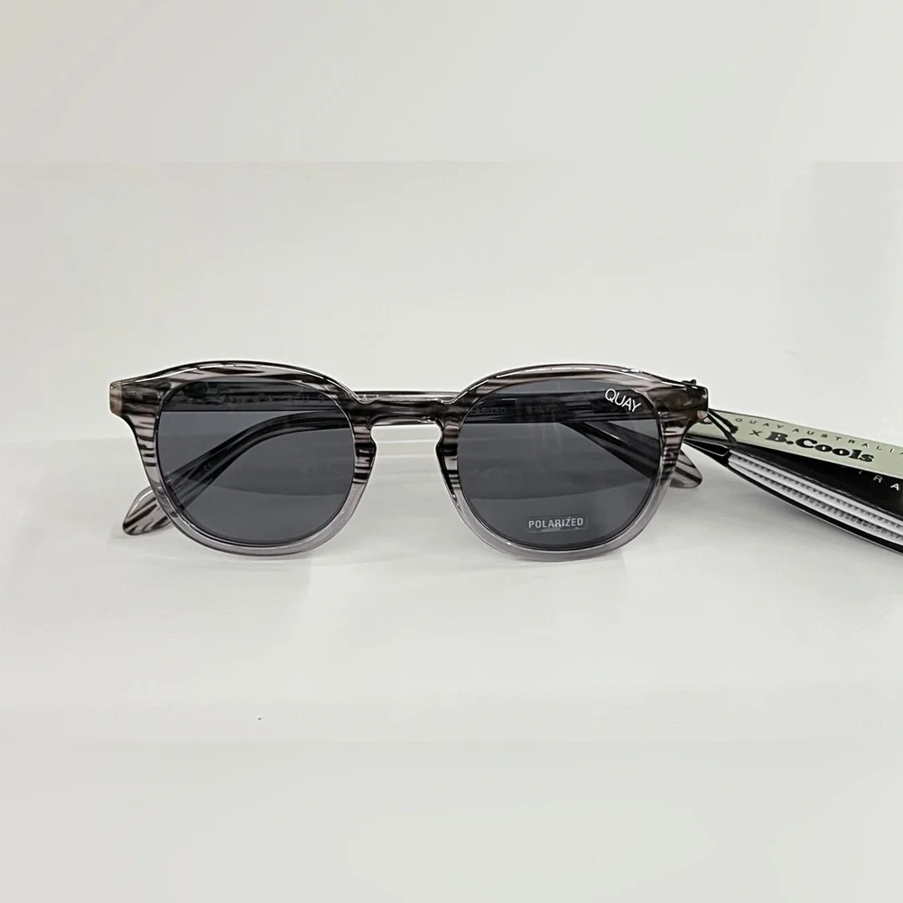 Quay Australia Walk On Sunglasses - Grey/Smoke